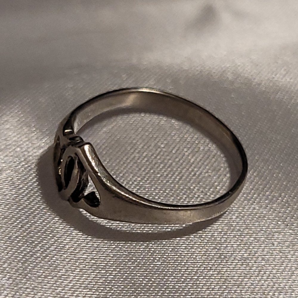 Silver Heart Ring - Picture 3 of 4